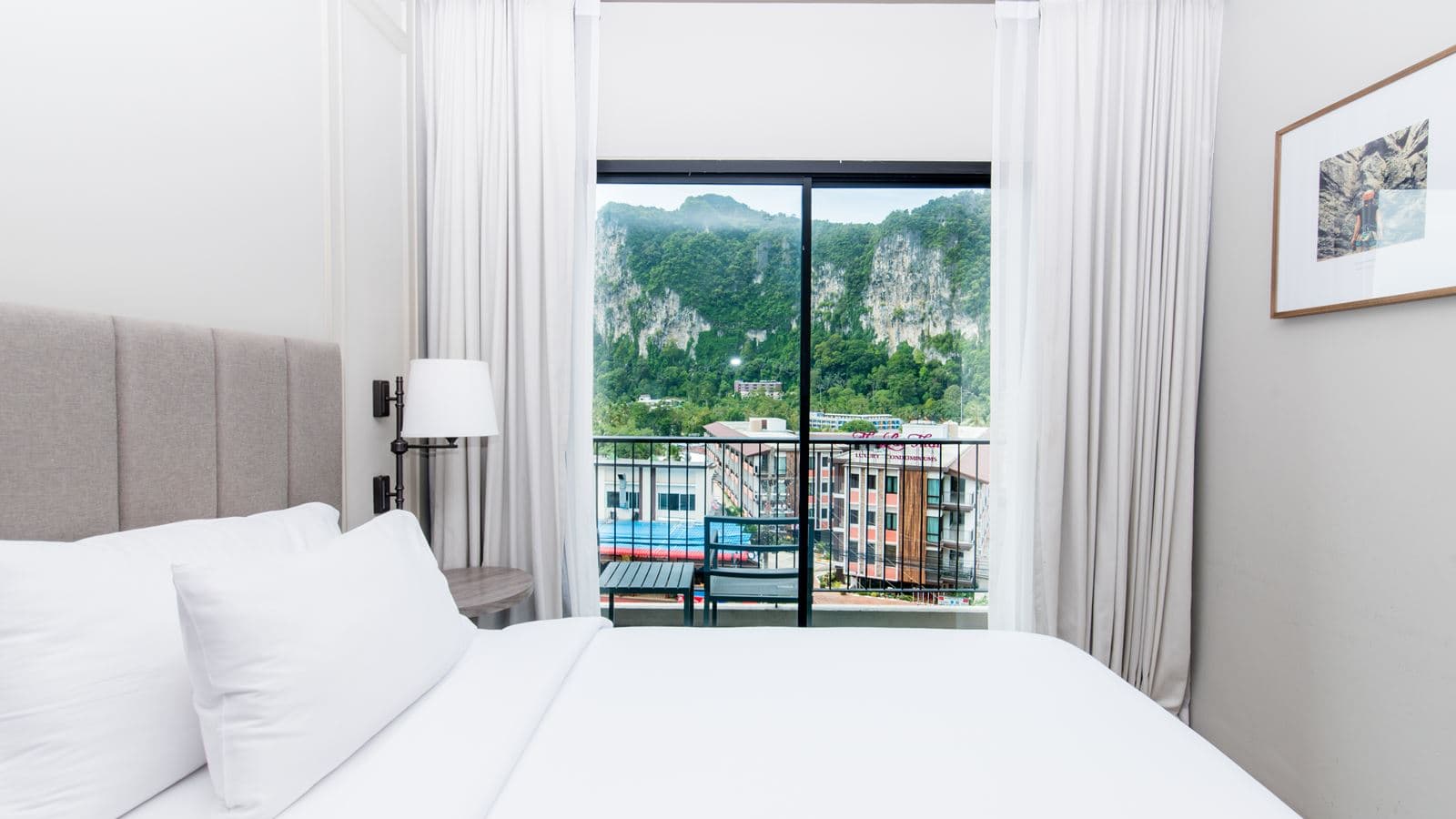 rooms-superior-room