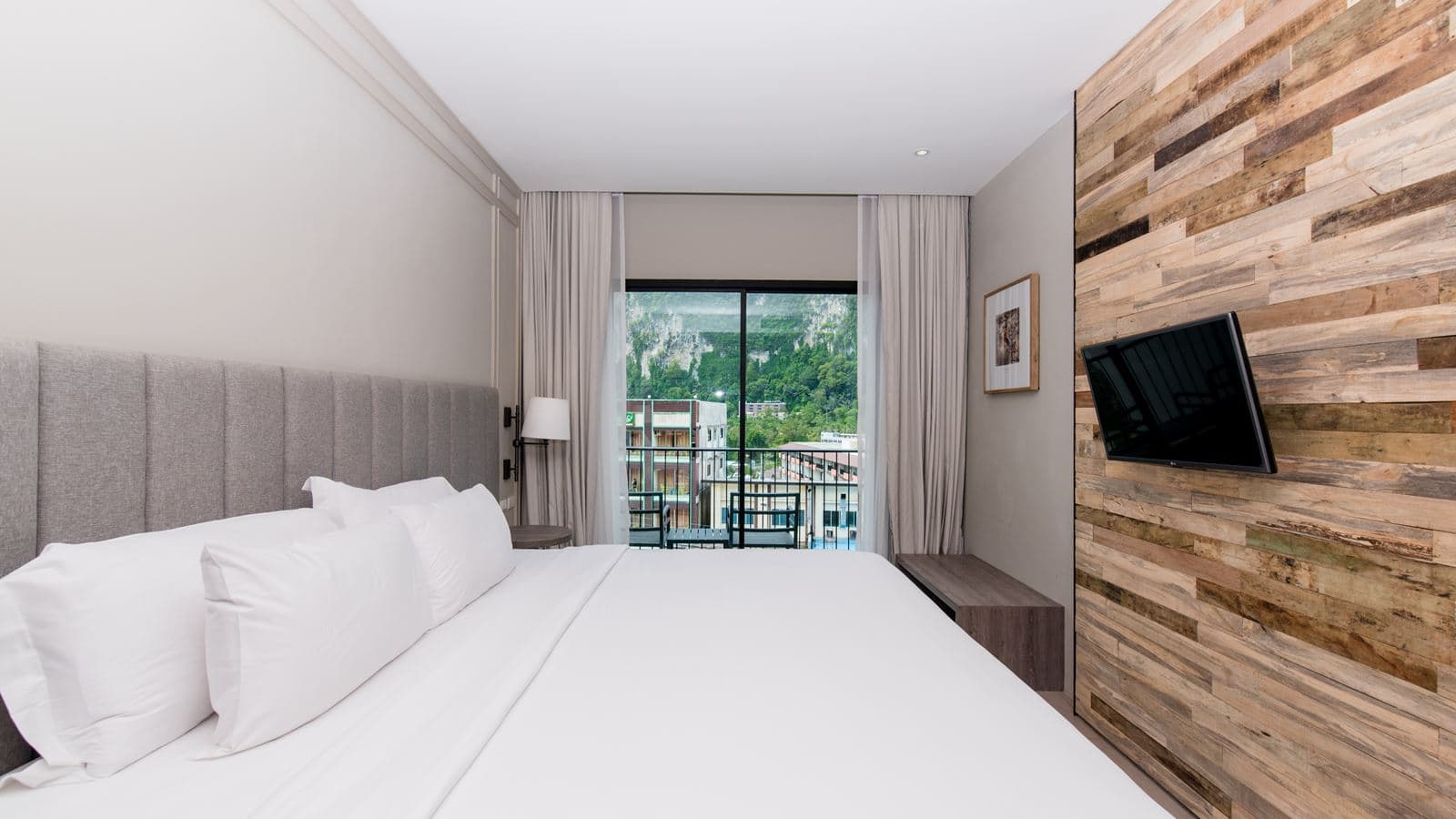 rooms-superior-room