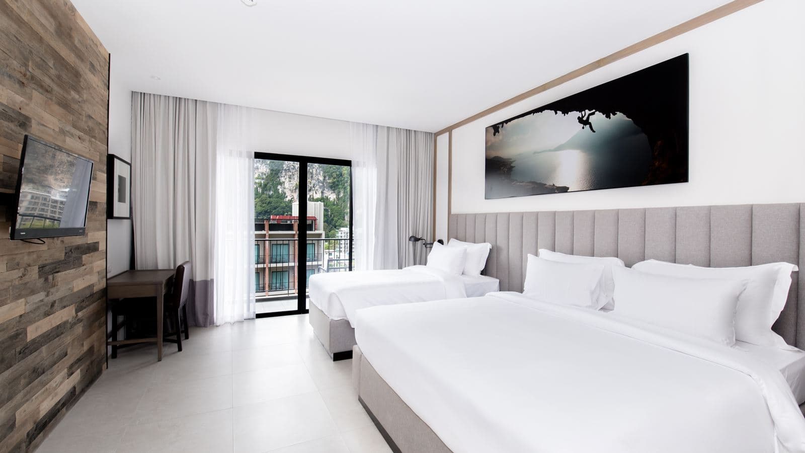 rooms-deluxe-triple