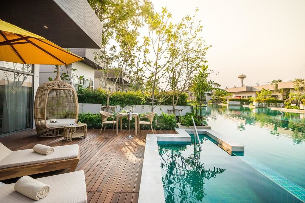 rooms-lagoon-pool-villa