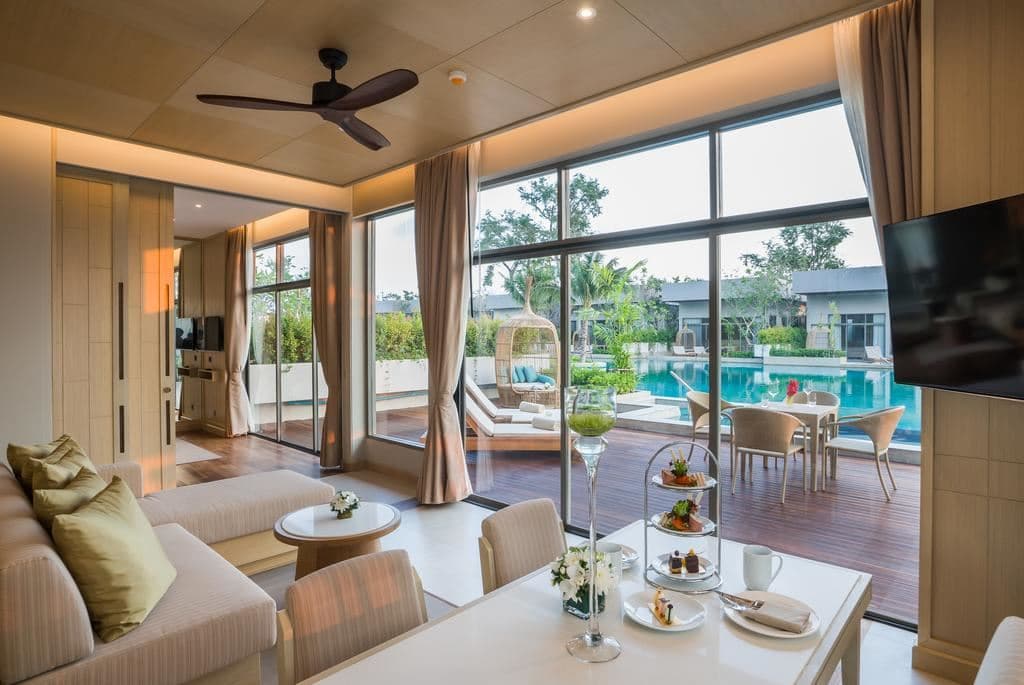 rooms-lagoon-pool-villa