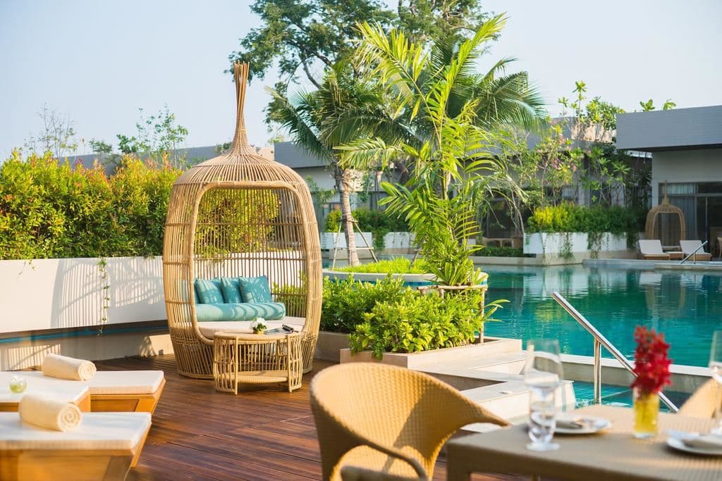 rooms-lagoon-pool-villa
