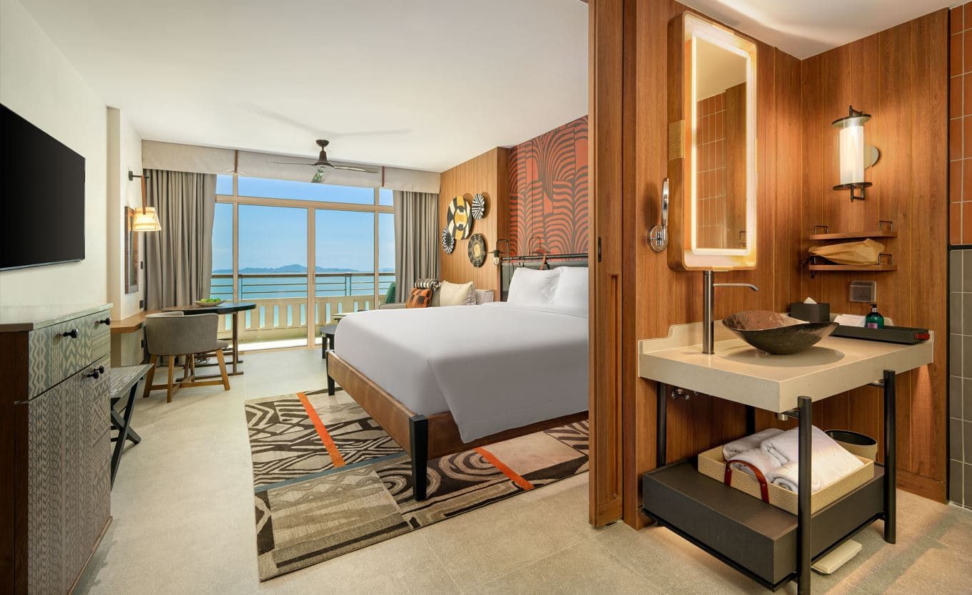 rooms-deluxe-explorer-king