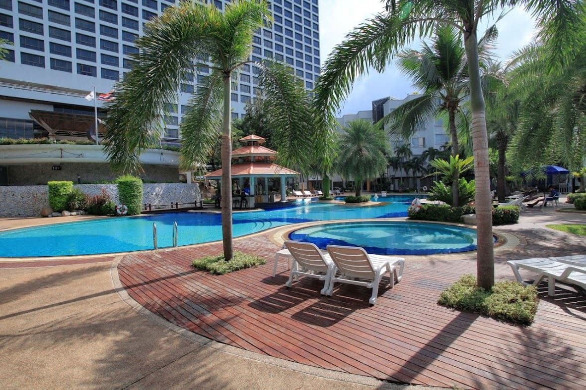 pools-outdoor-pool