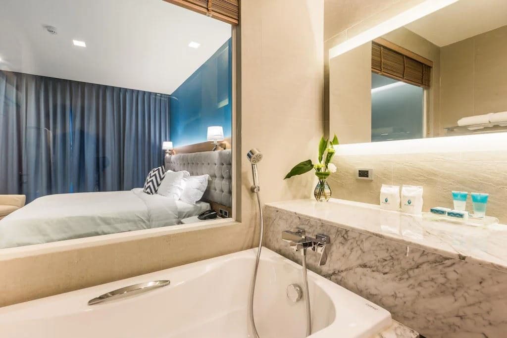 rooms-deluxe-room