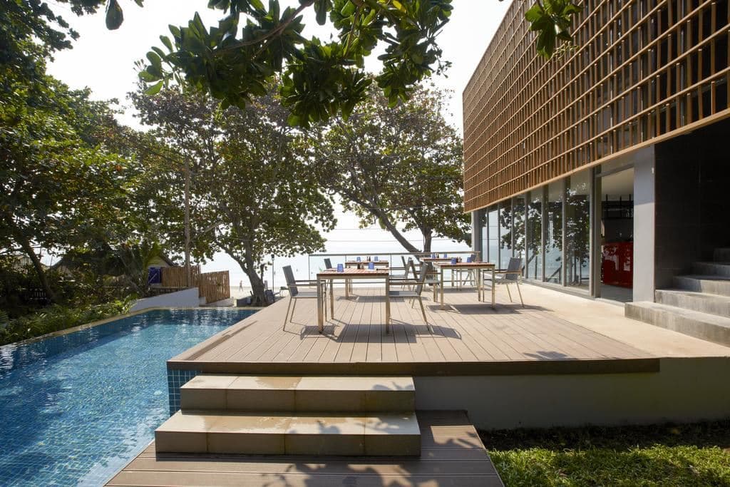 bars-qube-pool-bar