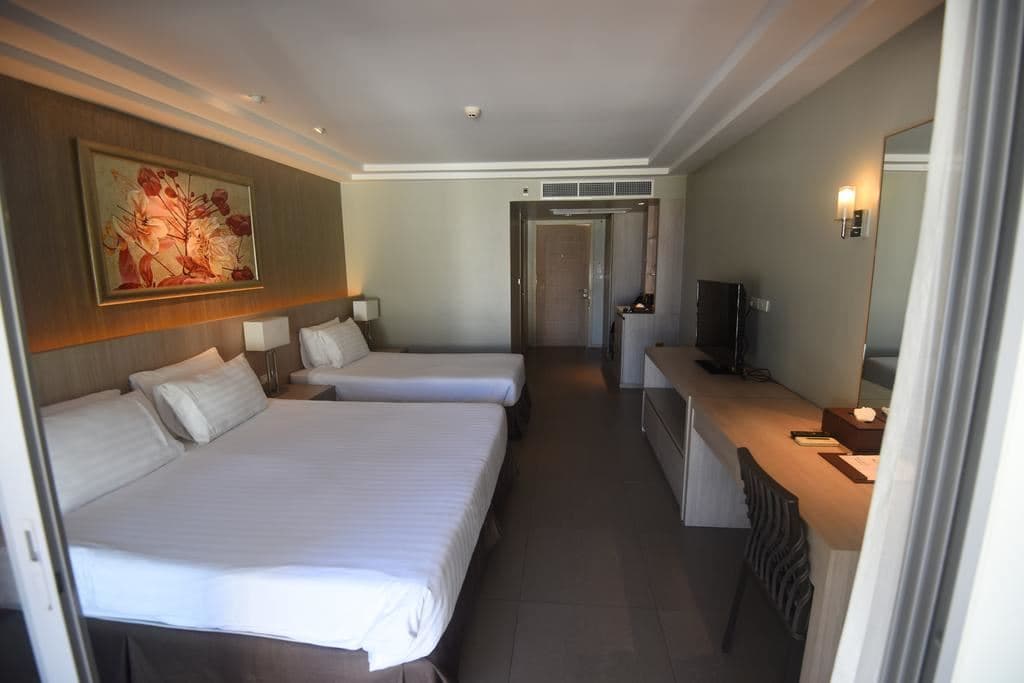 rooms-deluxe-room