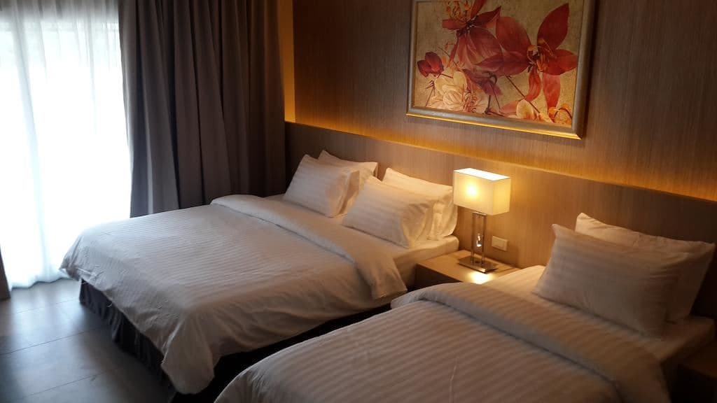 rooms-deluxe-room