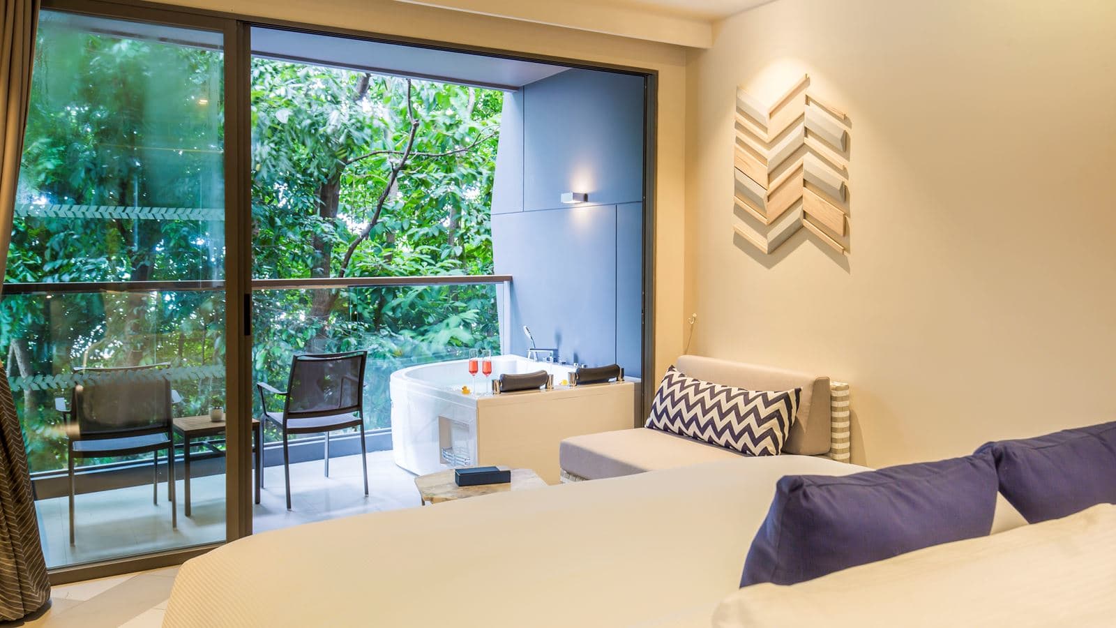 rooms-deluxe-terrace--sis-over-the-garden