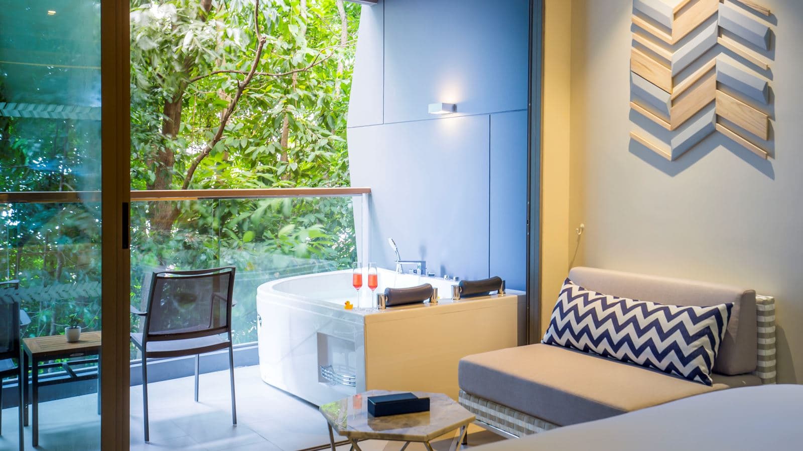 rooms-deluxe-terrace--sis-over-the-garden