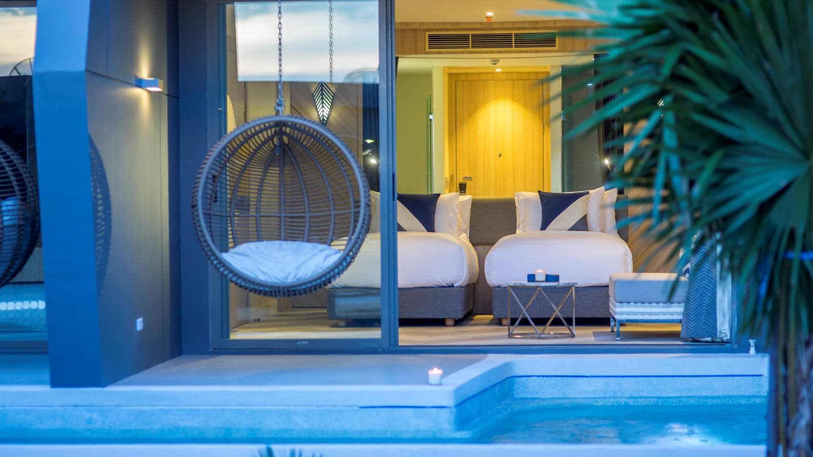 rooms-deluxe-jaccuzi--sis-jacuzzi-pool