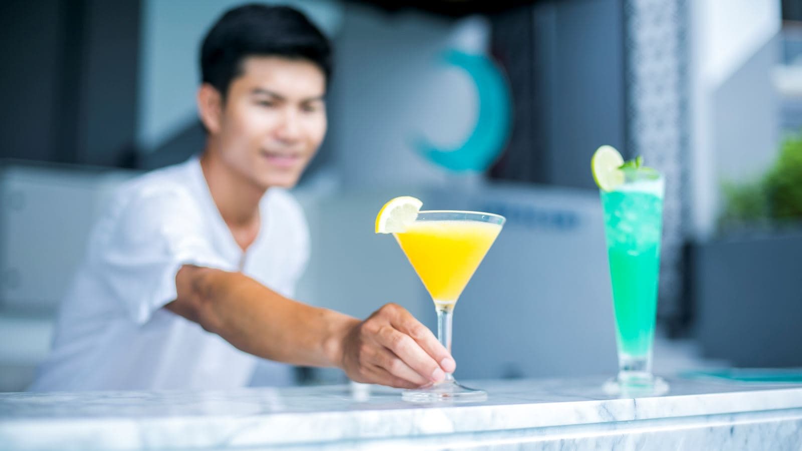 restaurants-crescent-pool-bar