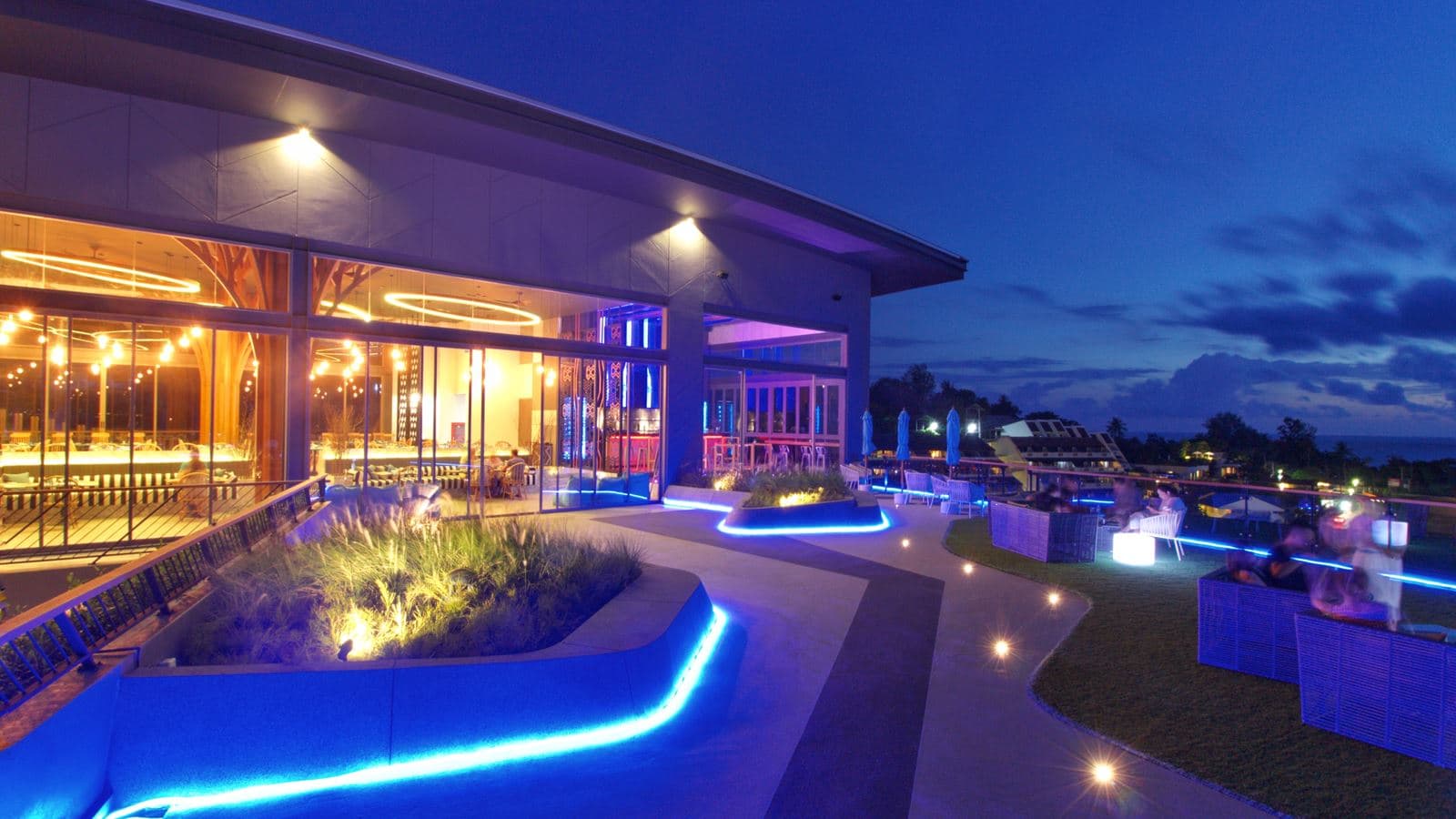 restaurants-twilight-sky