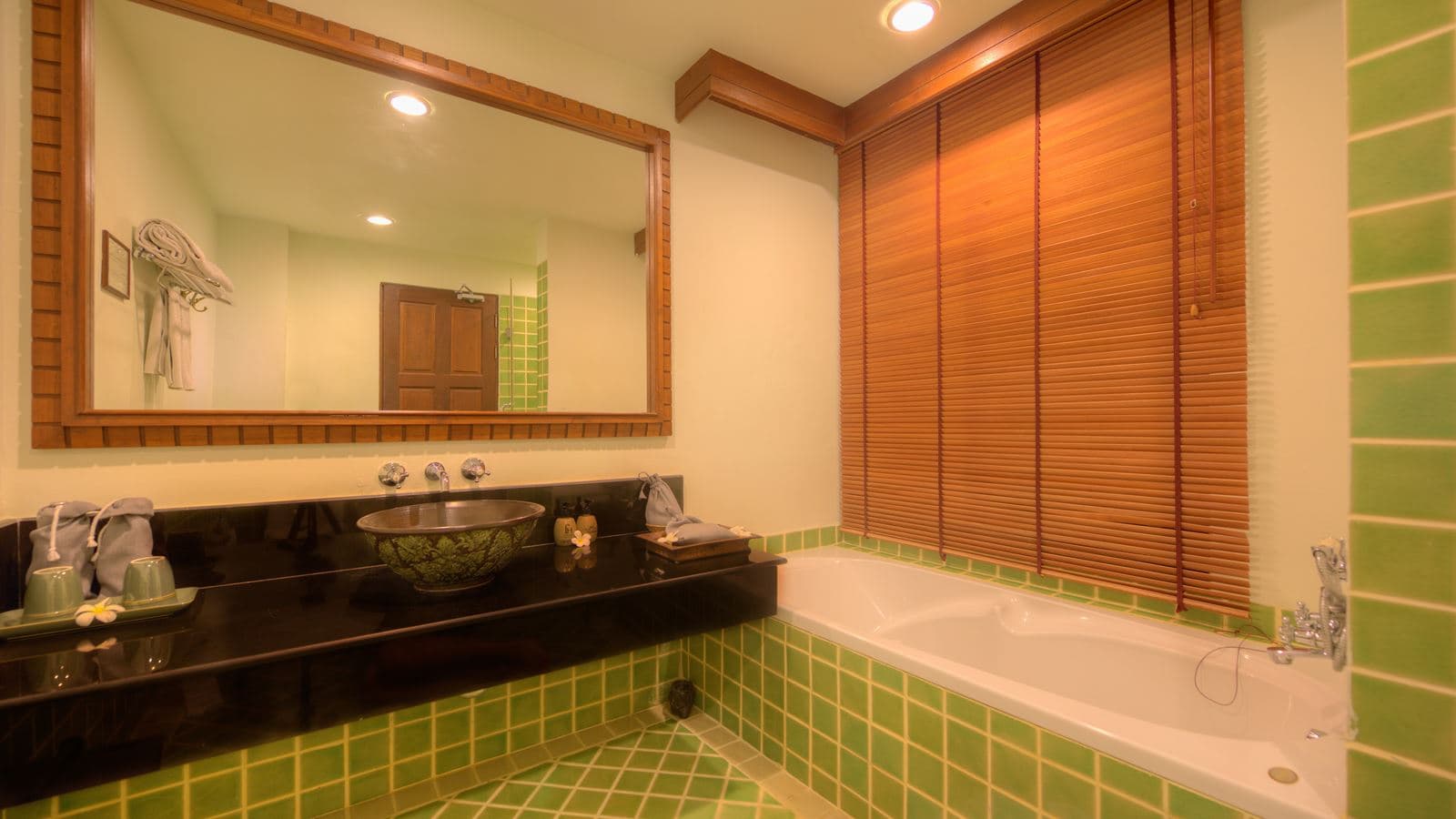rooms-sunset-suite