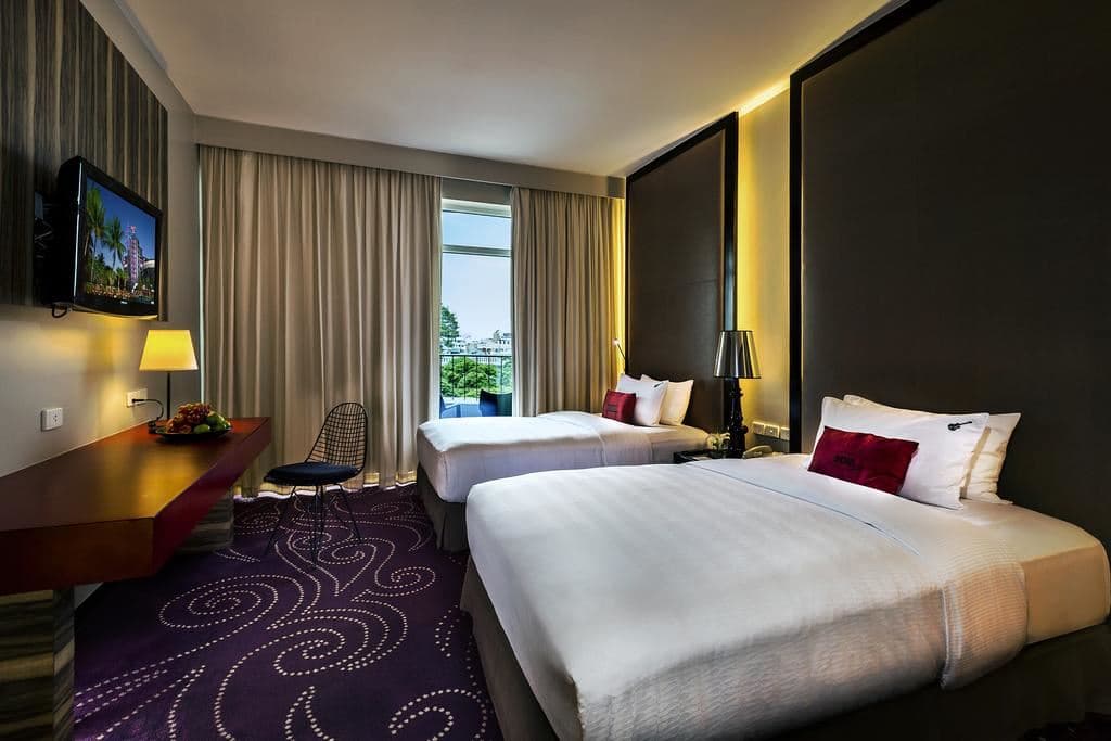 rooms-deluxe-city-view-room