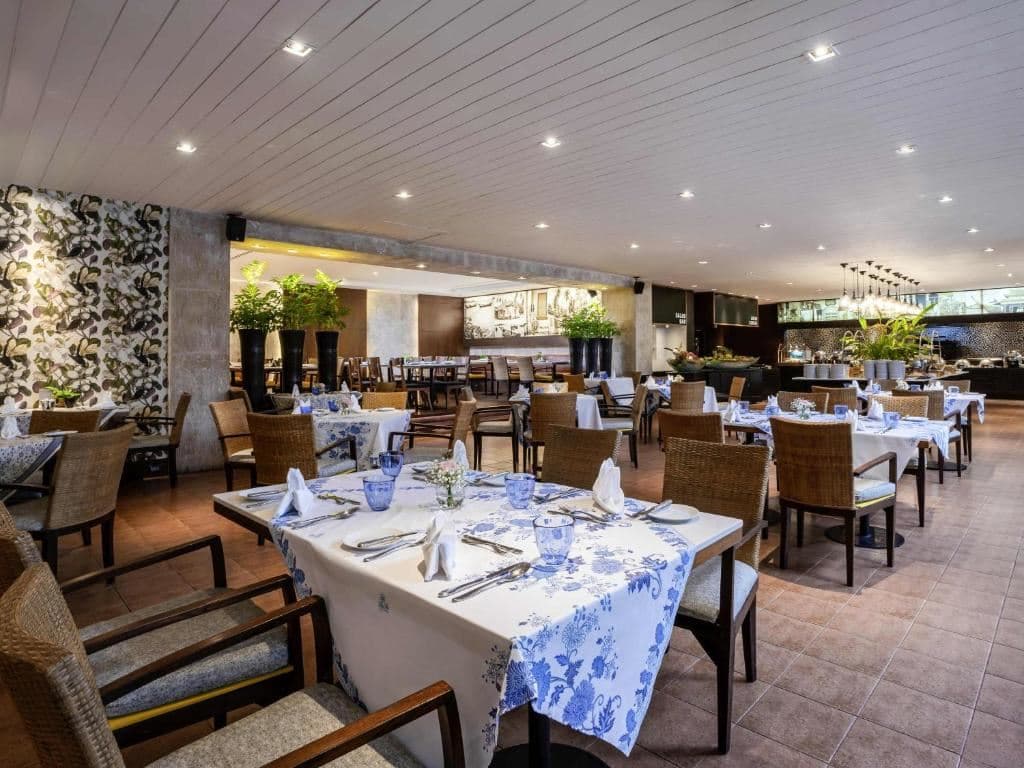 restaurants-restaurants