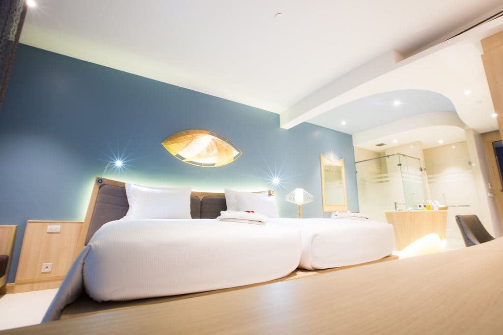 rooms-deluxe-room