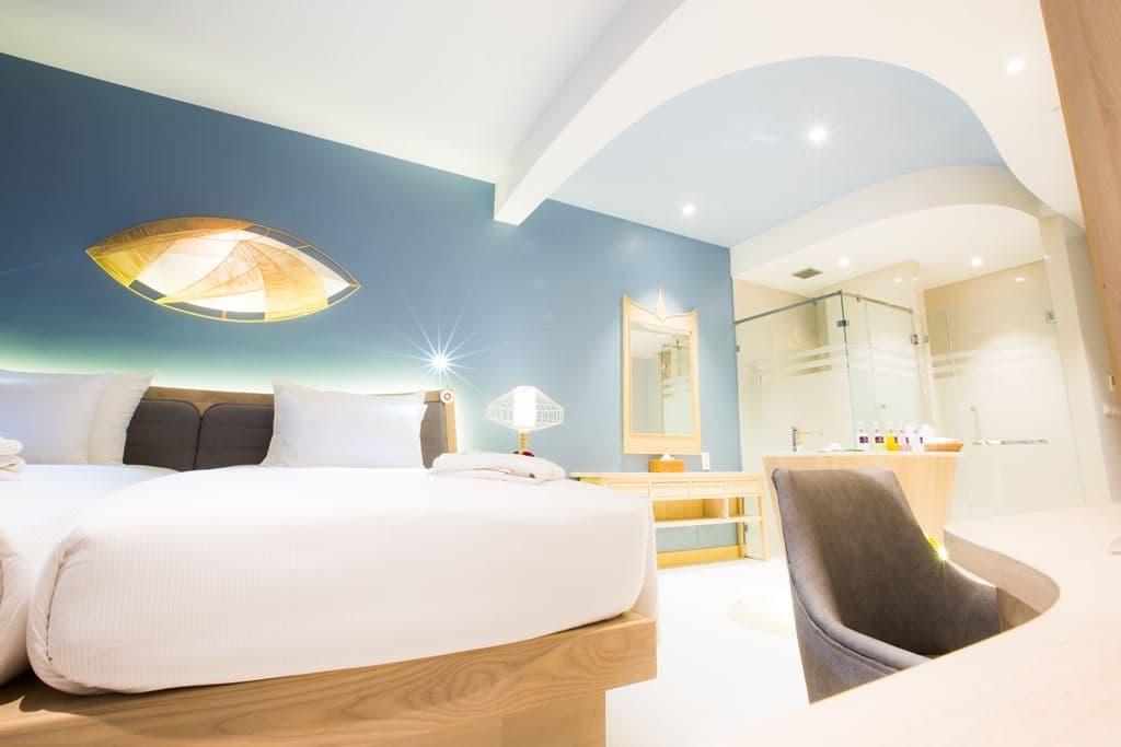 rooms-deluxe-room