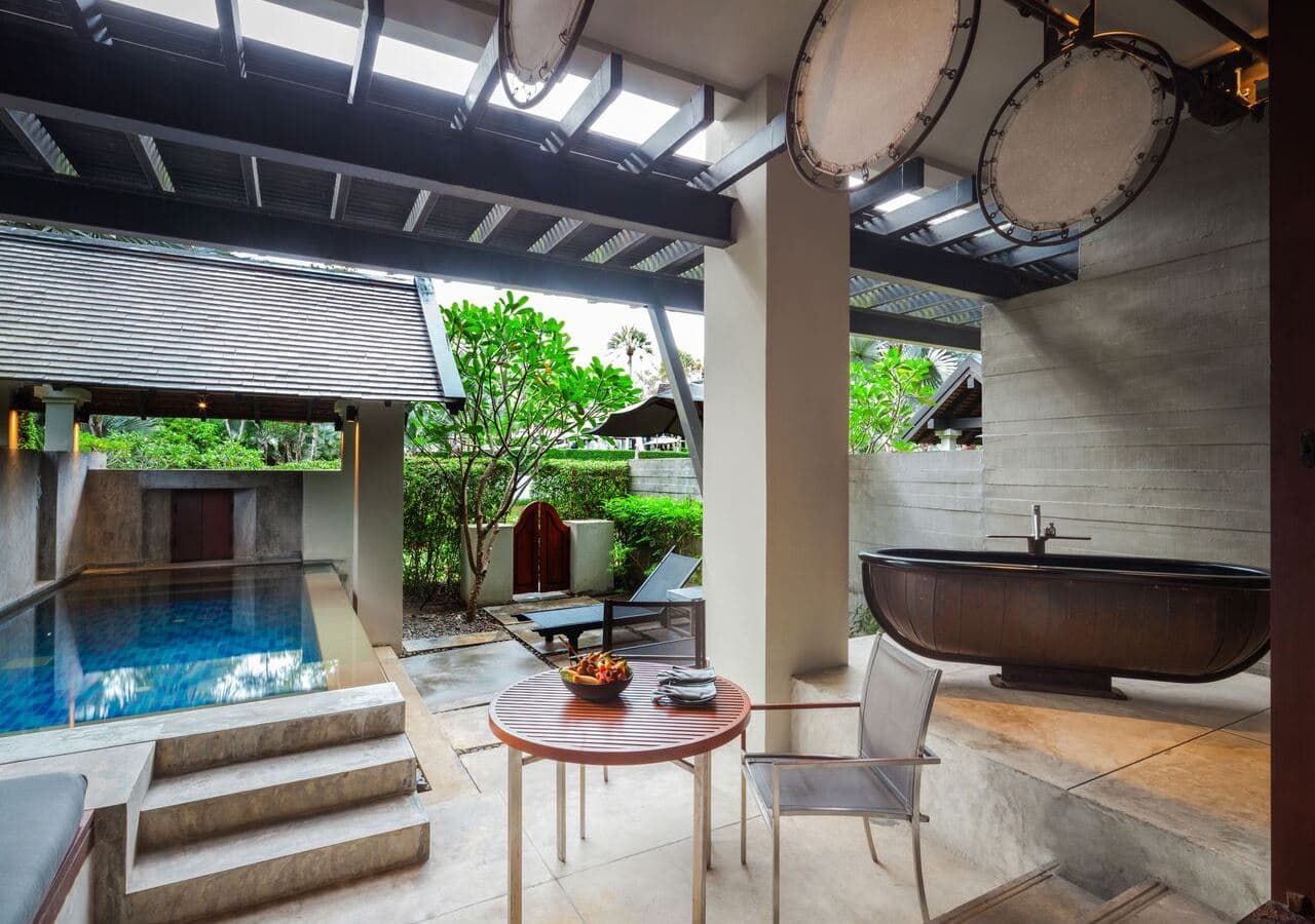 rooms-private-pool-suite