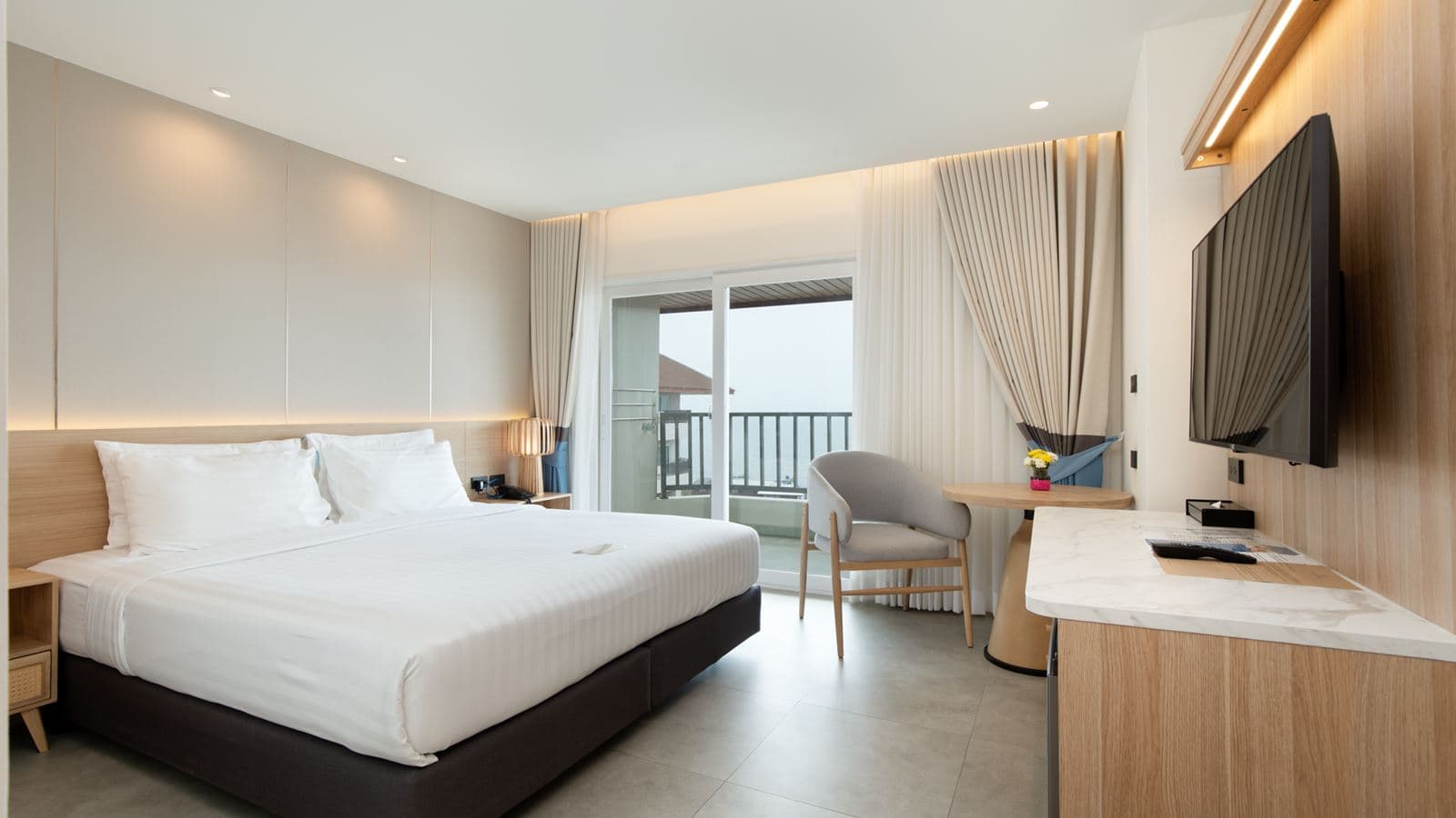 rooms-deluxe-sea-view-room