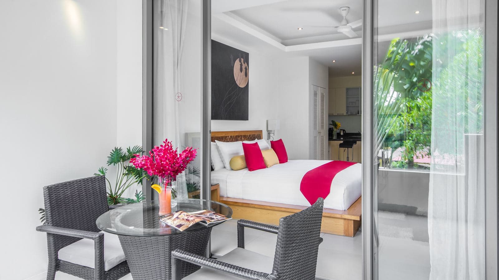 rooms-club-suite