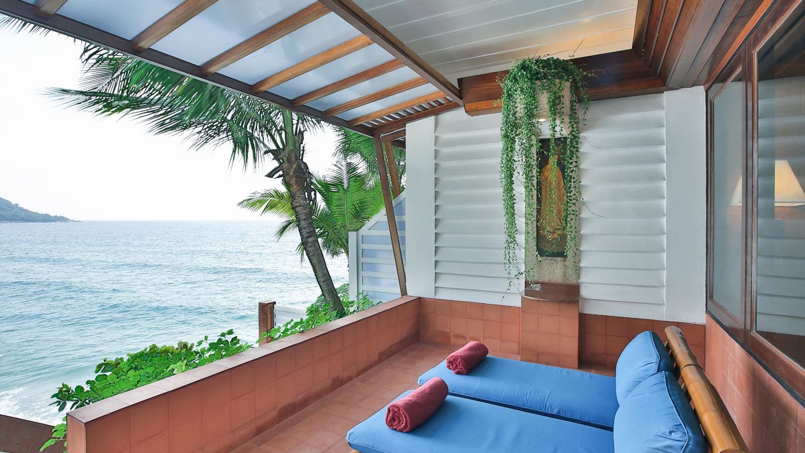 rooms-pool-suite
