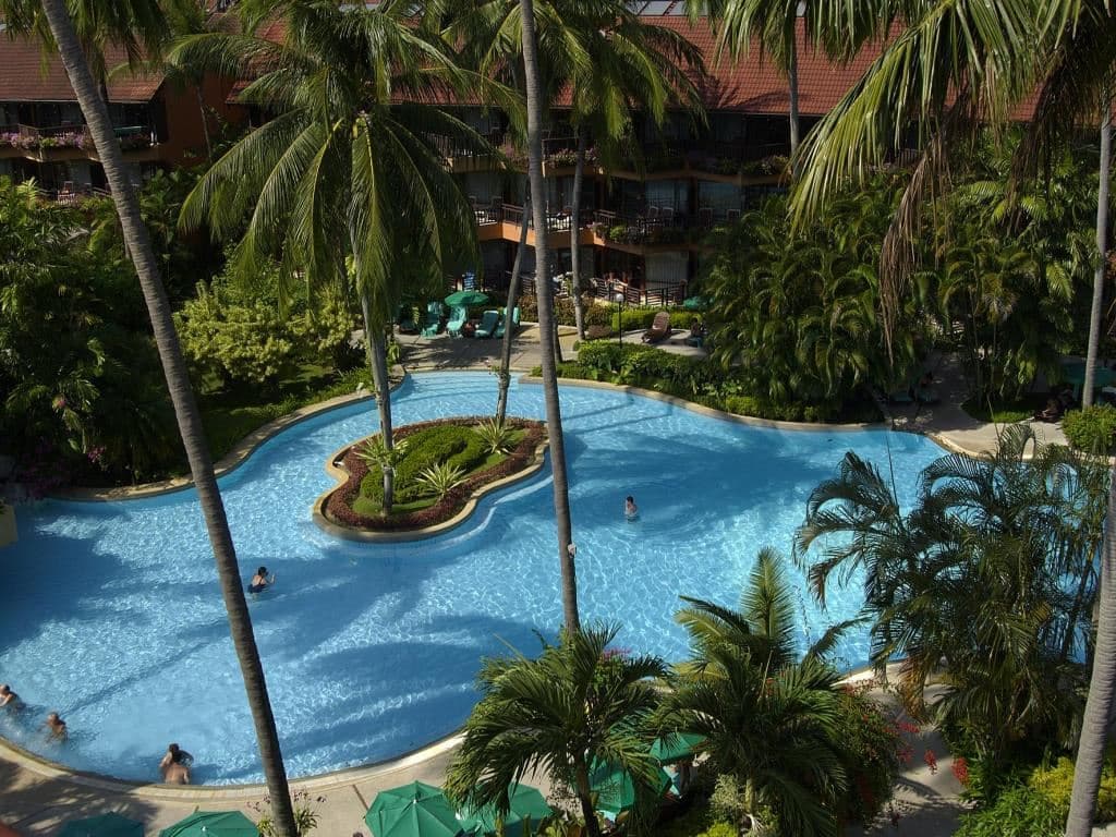 pools-outdoor-pool