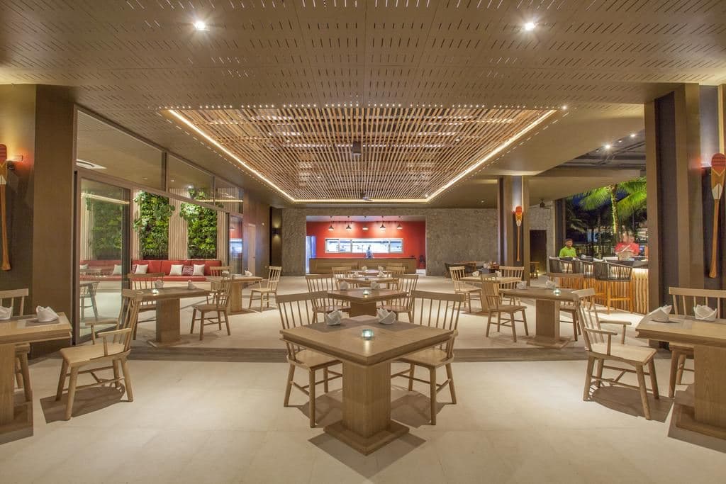 restaurants-sassis-beach-club