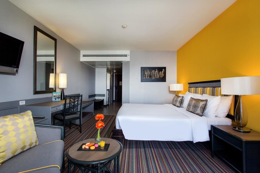 rooms-deluxe-city-view