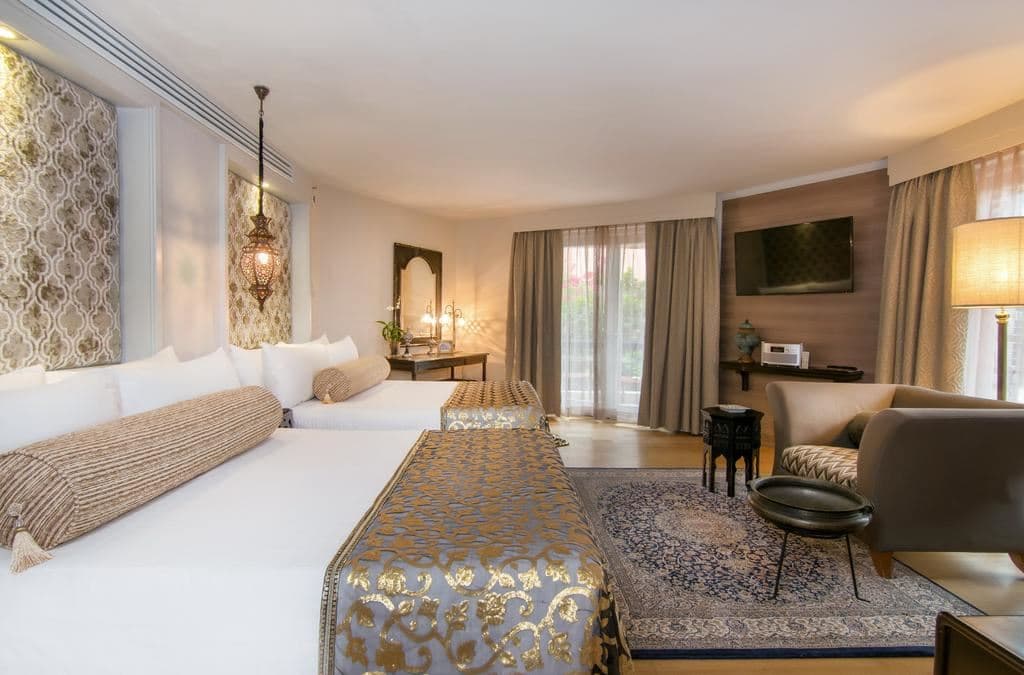 rooms-deluxe-suite