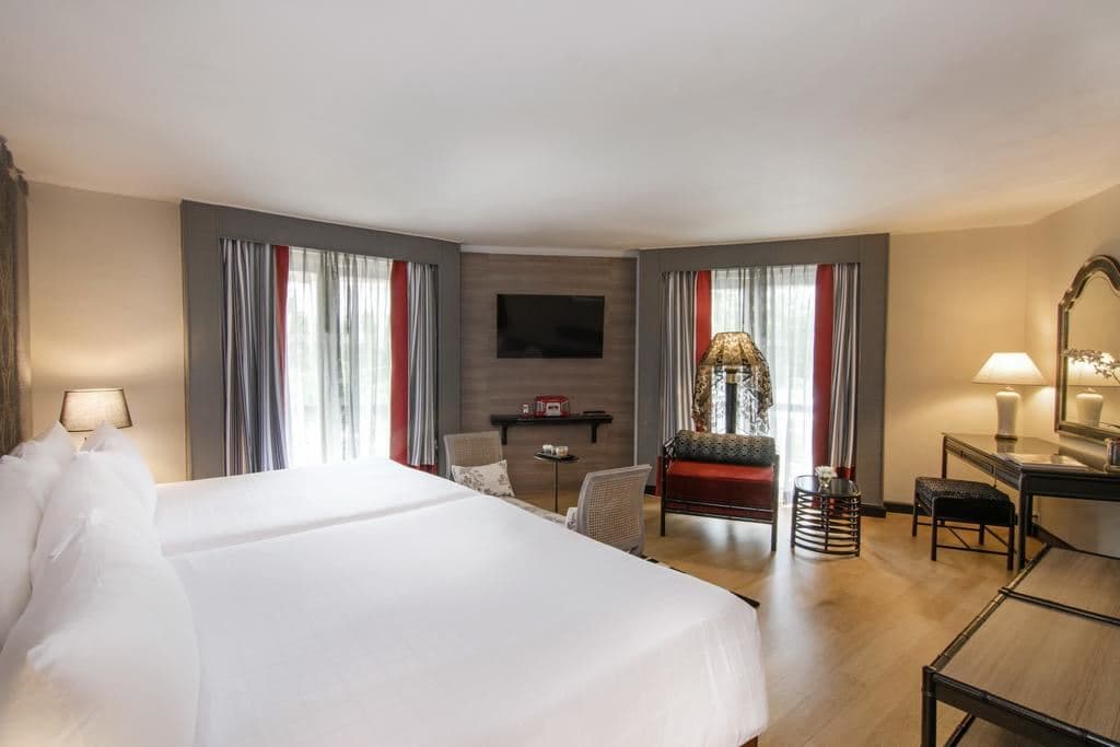 rooms-deluxe-suite