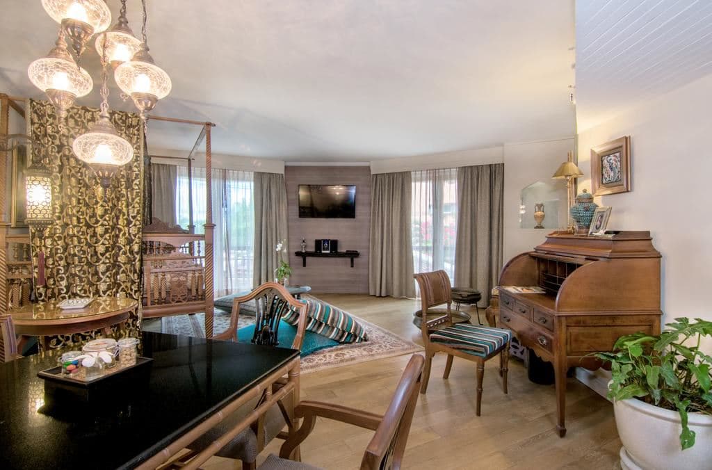 rooms-deluxe-suite