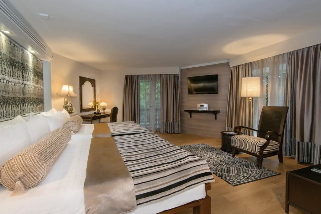 rooms-deluxe-suite