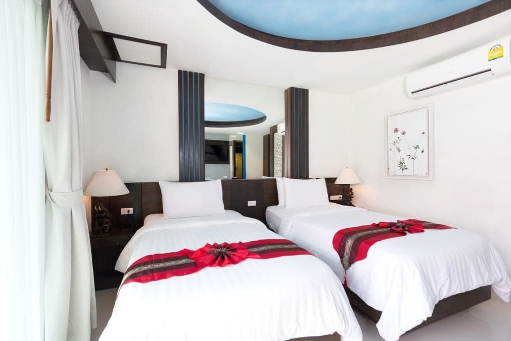 rooms-deluxe-room