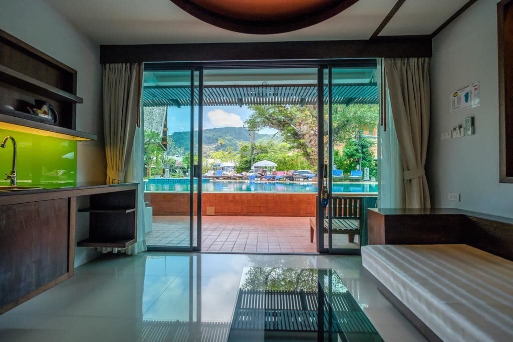 rooms-grand-deluxe-pool-access