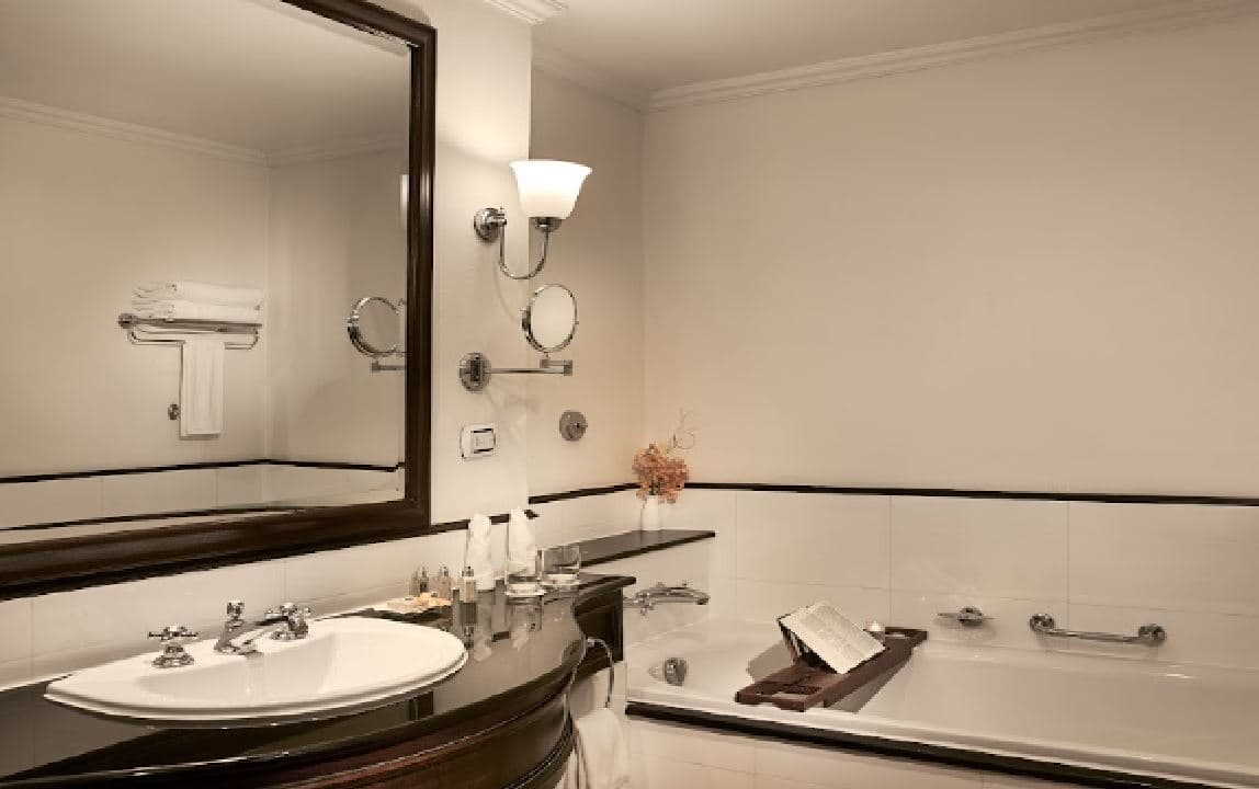 rooms-superior-room