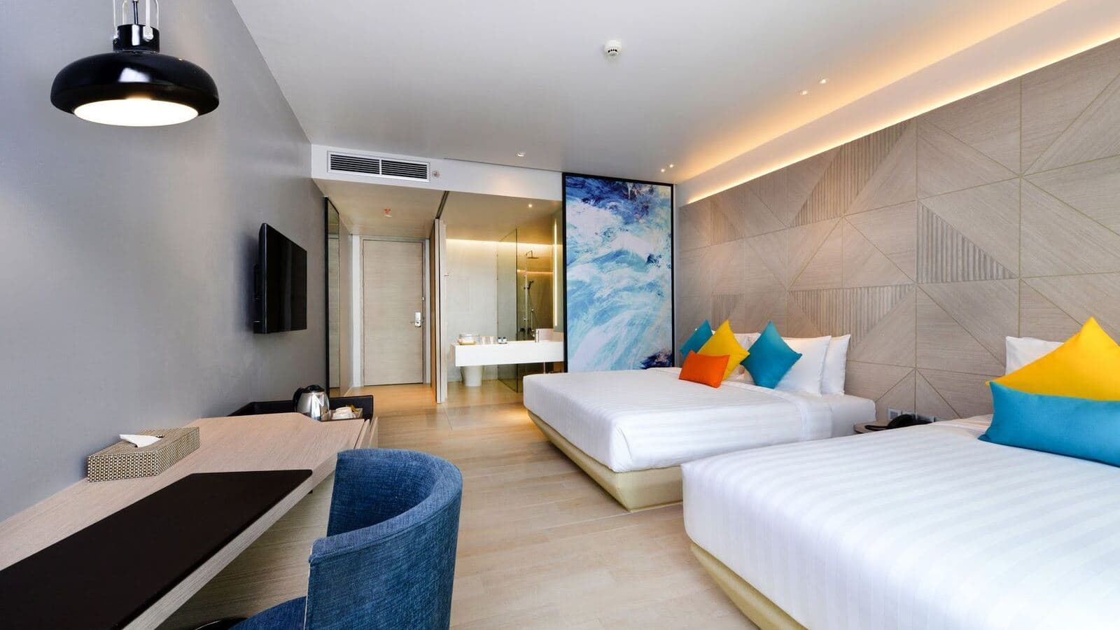 rooms-deluxe-room