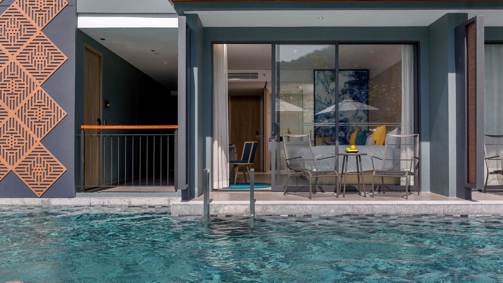 rooms-deluxe-pool-access
