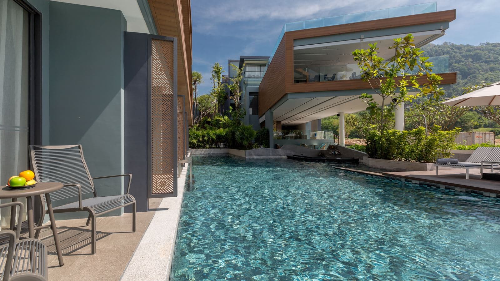 rooms-deluxe-pool-access