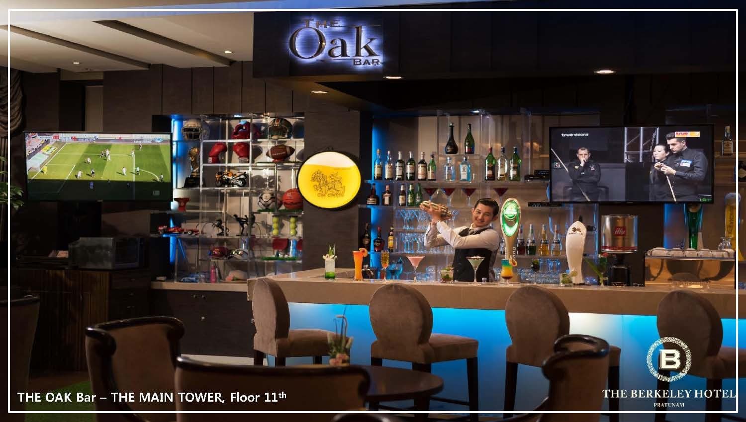 bars-the-oak-bar--sport-bar-near-the-swimming-pool