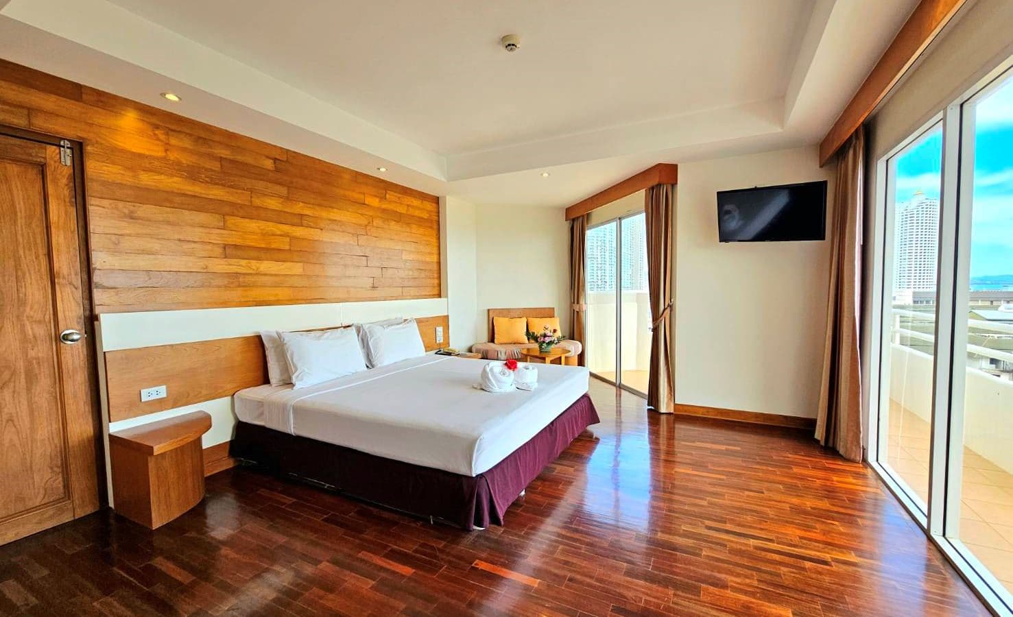 rooms-deluxe-sea-view-room