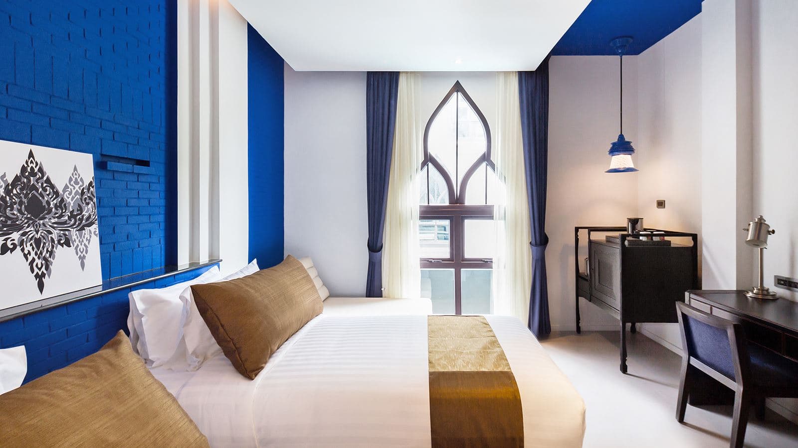 rooms-deluxe-room
