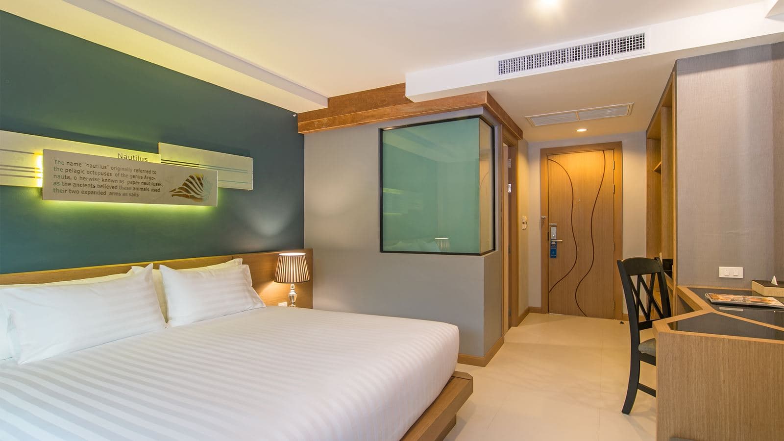 rooms-superior-room