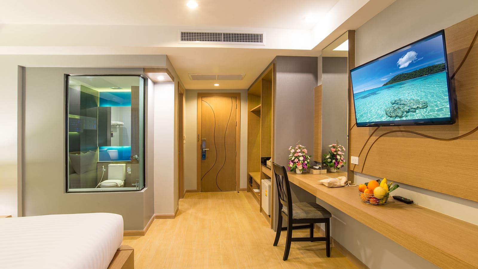 rooms-deluxe-room
