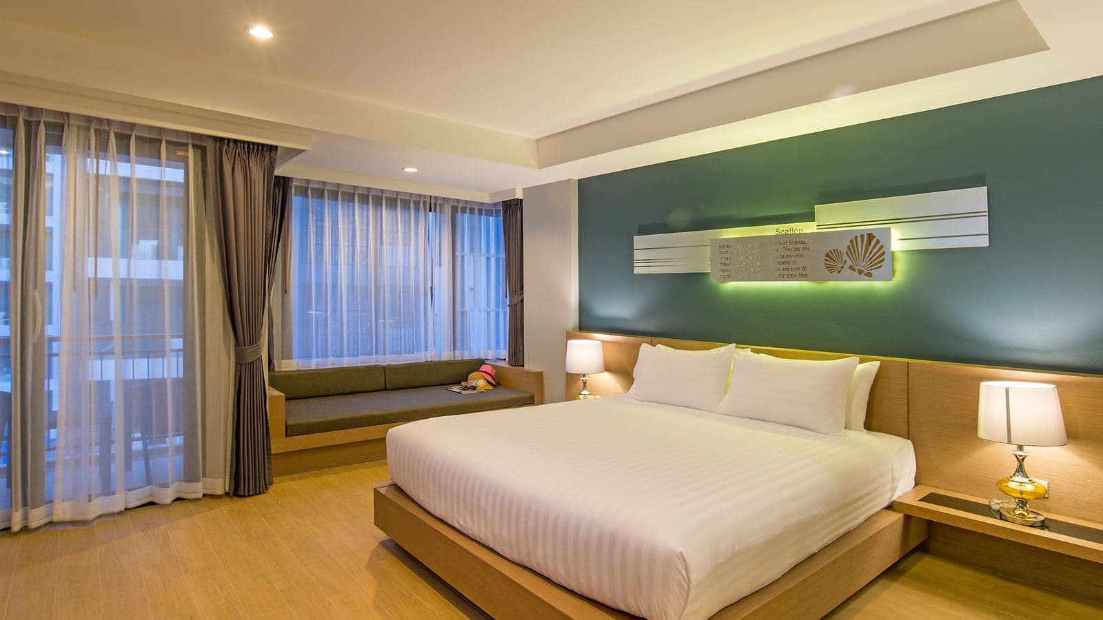 rooms-deluxe-room