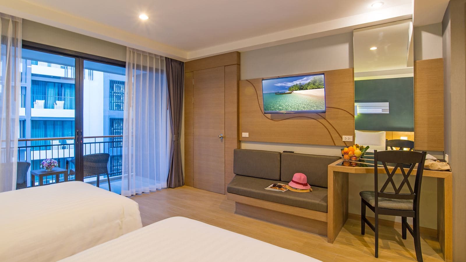 rooms-deluxe-room