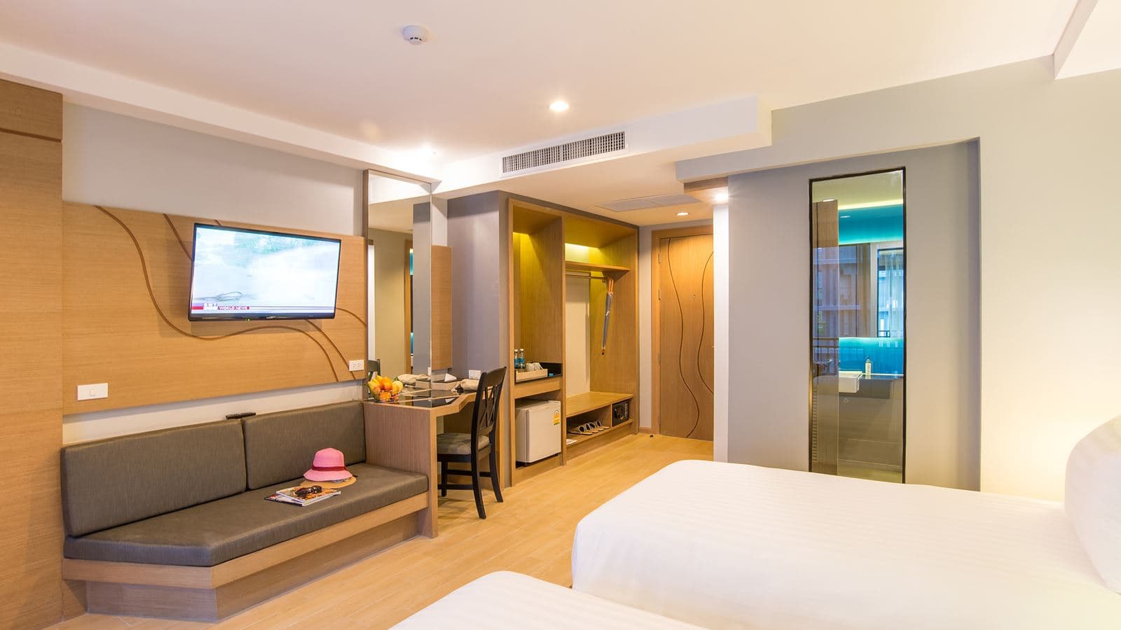 rooms-deluxe-room