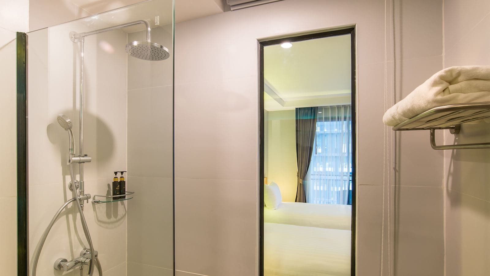 rooms-deluxe-room
