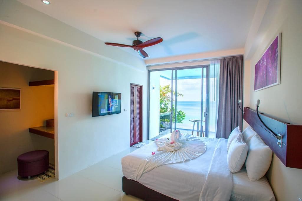rooms-pool-access-oceanfront