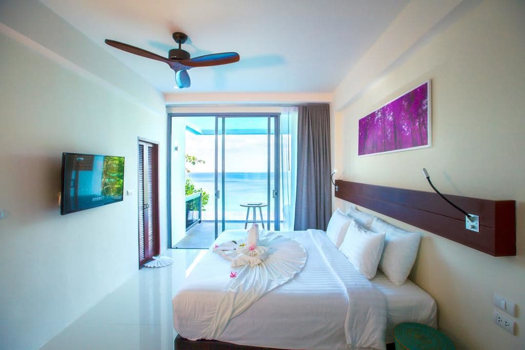 rooms-pool-access-oceanfront